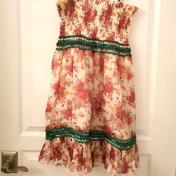 Beautiful Floral Flower Pattern Dress - Picture 3 of 3